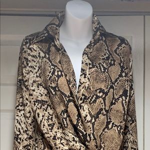 Long sleeve, snakeskin, low vneck blouse !